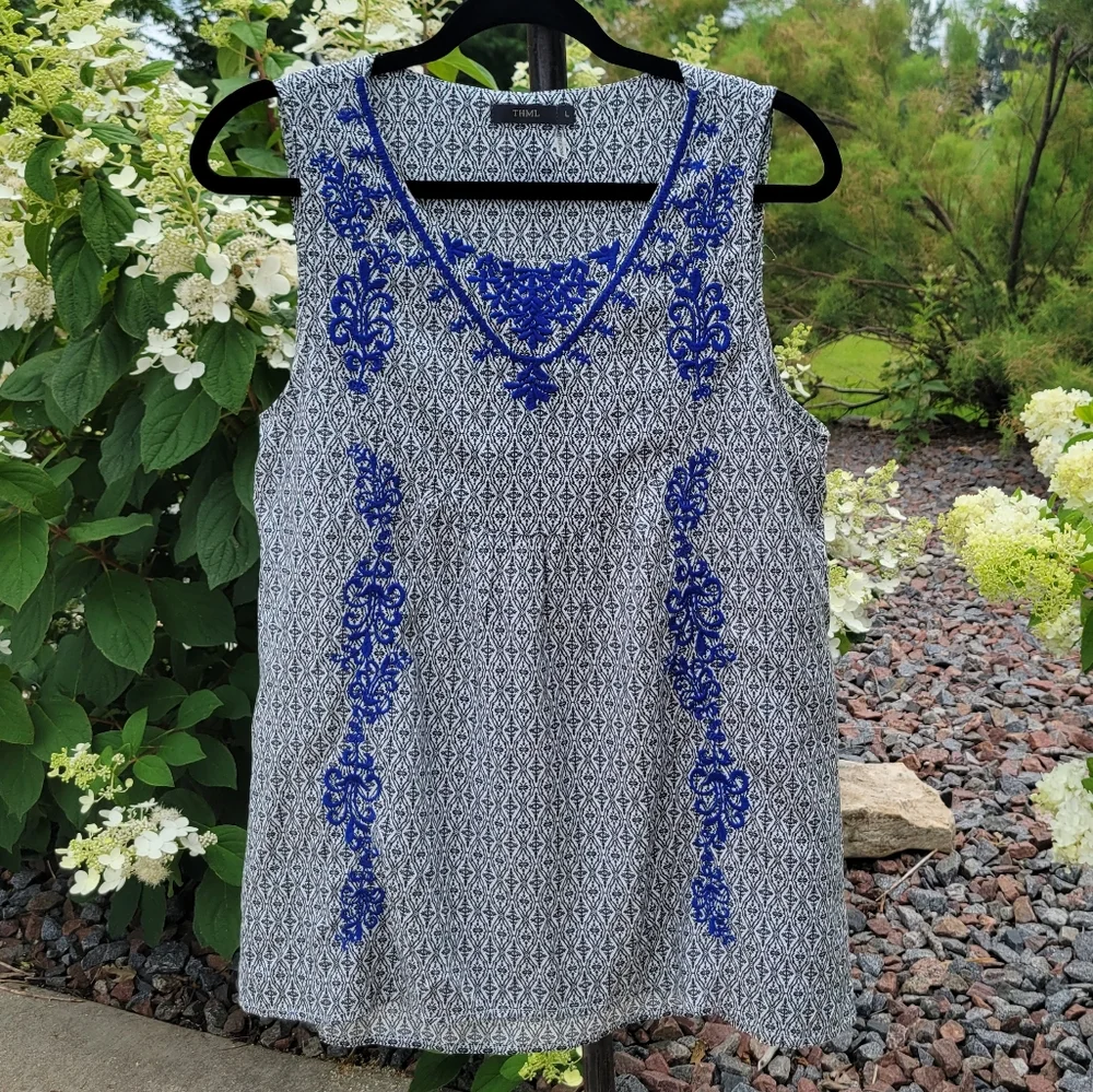 THML Black with Blue Embrodery Sleeveless Top Size L - Picture 6 of 13